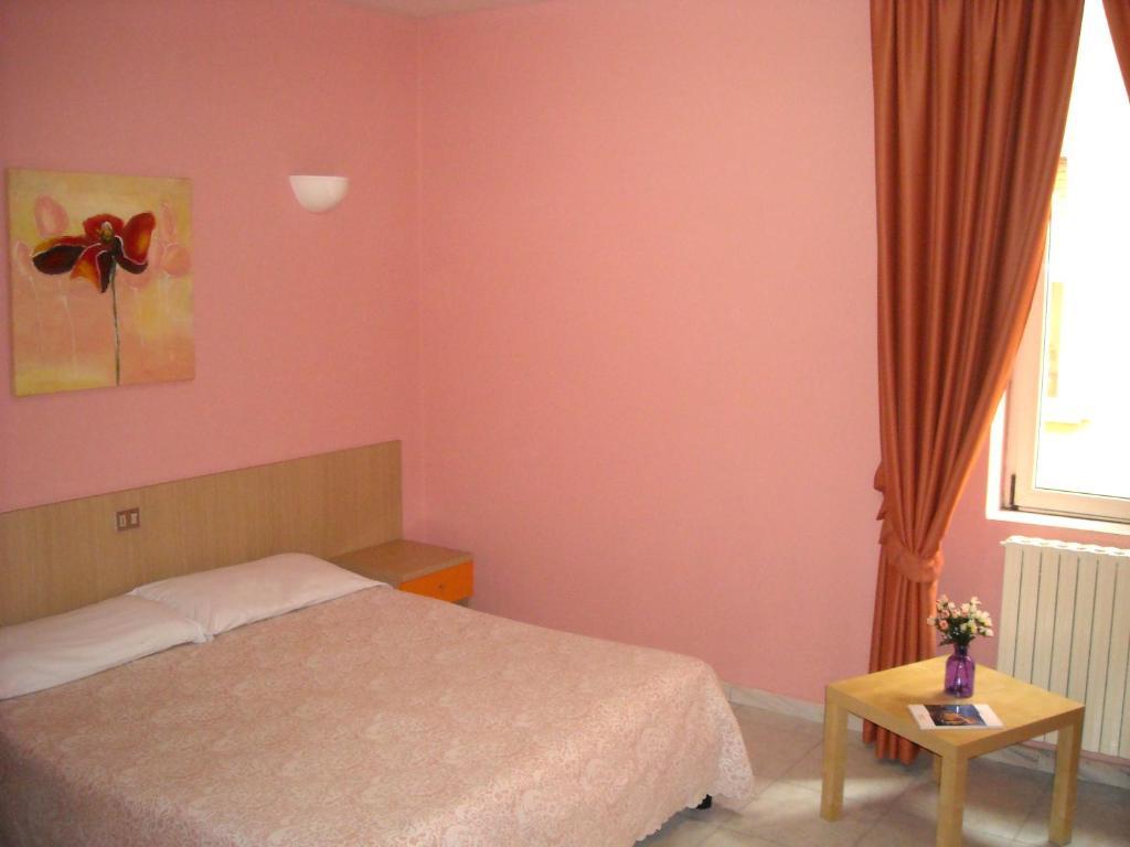 Hotel New Baby Казерта Номер фото